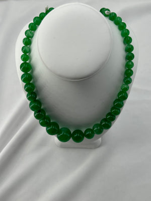 Graduated green quartz necklace with tiger wire 18.5" 14kt clasp