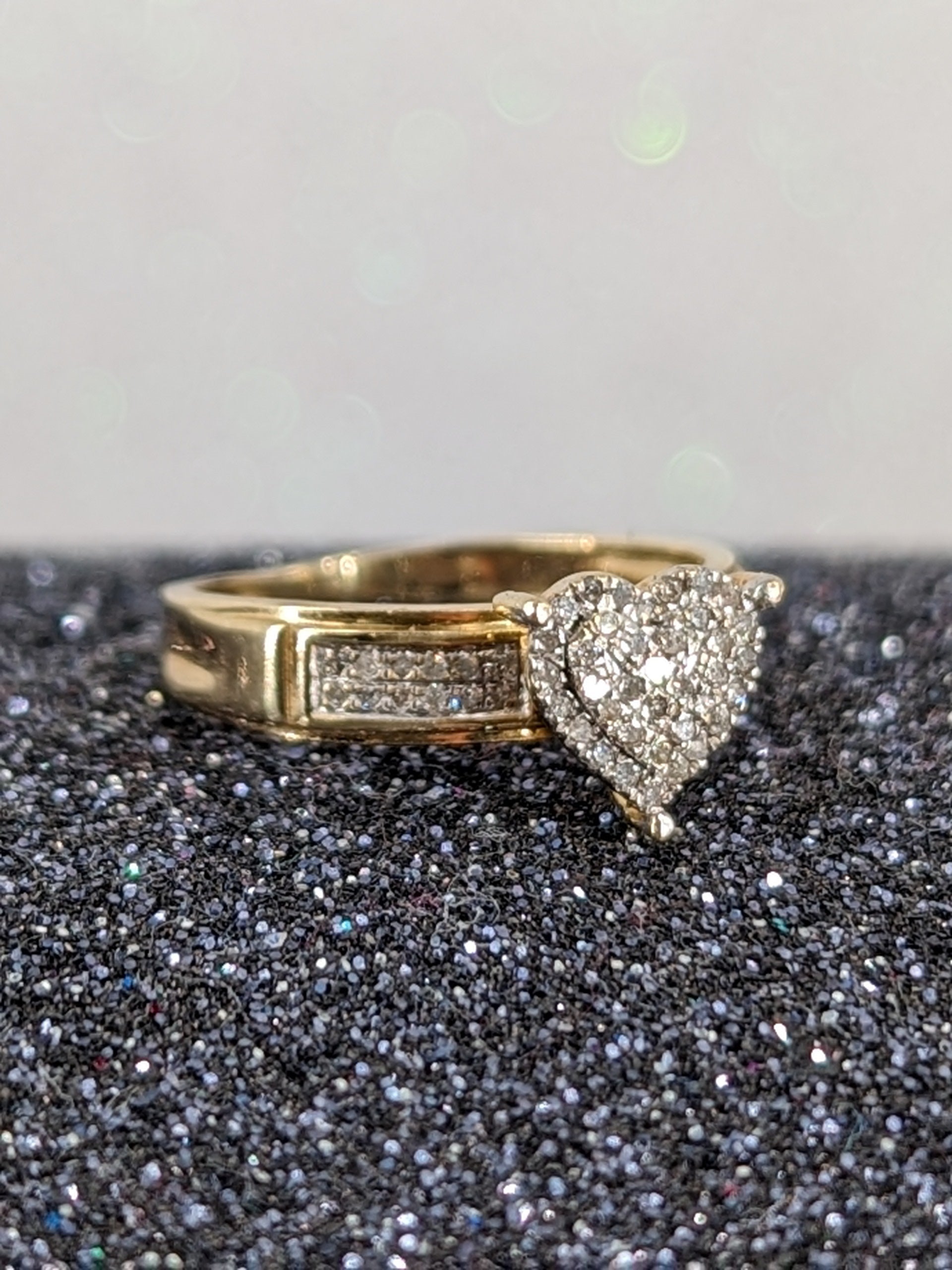 10k yg size 5 micro pave dia heart ring
